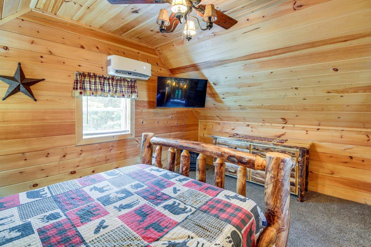 Sevierville Cabin With Wraparound Deck And Lake Access Kültér fotó