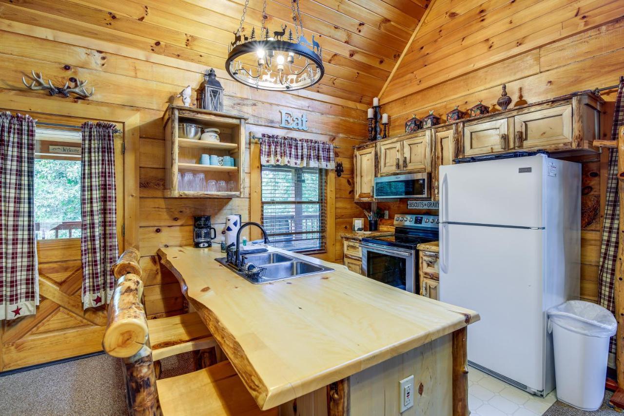 Sevierville Cabin With Wraparound Deck And Lake Access Kültér fotó